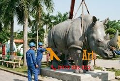 mo-hinh-te-giac-bang-xop-tai-cong-vien mô hình Tê Giác bằng xốp tại công viên